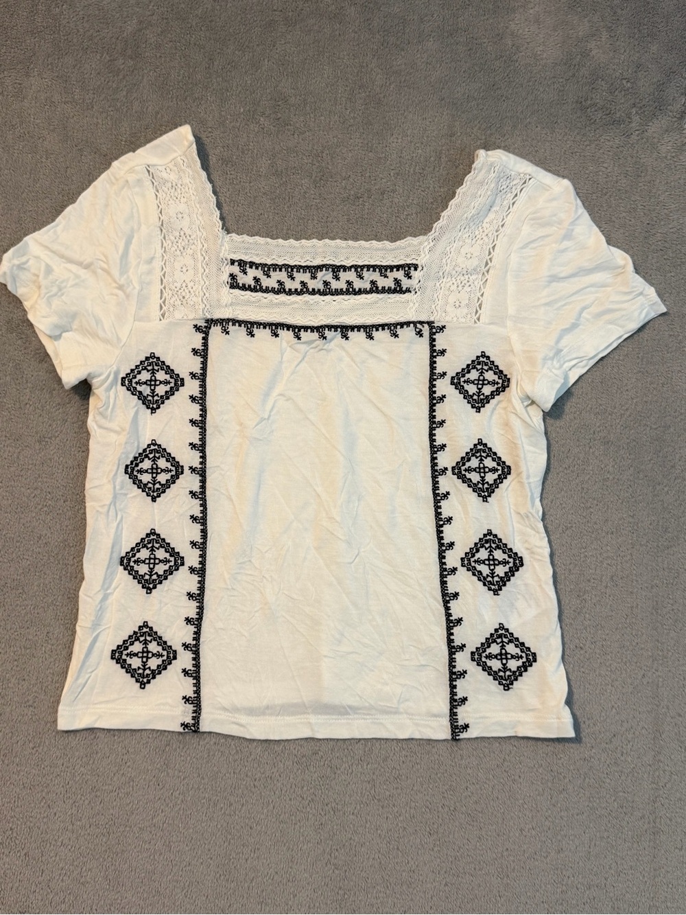 American Eagle Outfitters Sz S Soft Sexy Embroidered Y2K Lace Crochet Crop Top